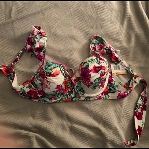 38C bathing suit top